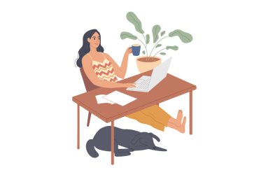 Kız masasında dizüstü bilgisayarla rahatça oturuyor..