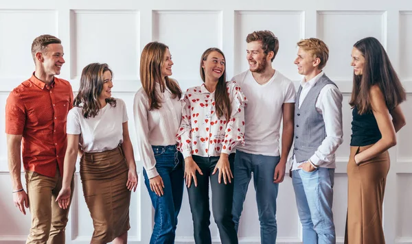 Diversity group of young people meet up. — Stock Photo, Image