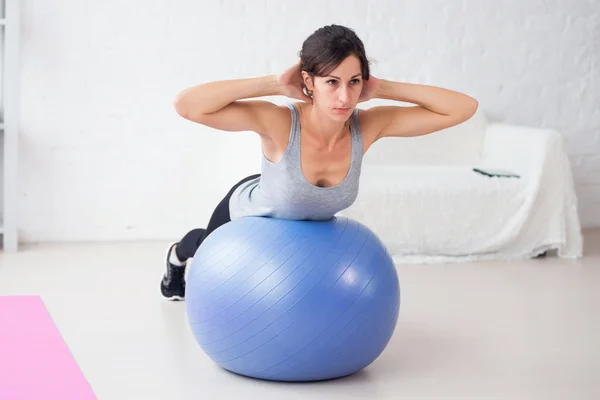 Fitness mujer joven — Foto de Stock