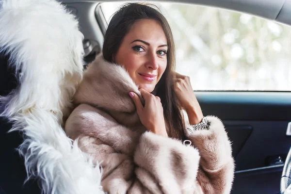 Smiling woman in fur — Stock Photo, Image