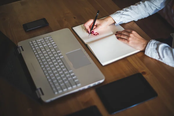 Woman freelancer female hands — Stock Photo, Image