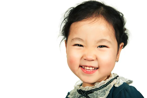 Petite belle fille asiatique souriant — Photo