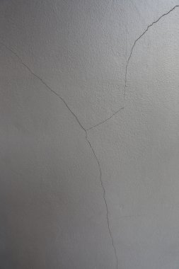 Işık ve gölge ile gri çimento duvarına zarar.
