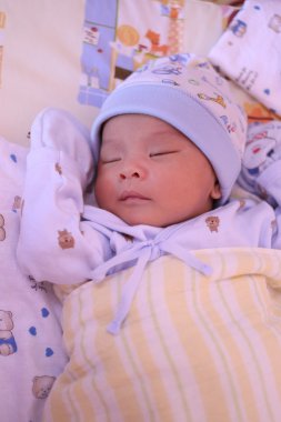 Asya bebek uyuyor.