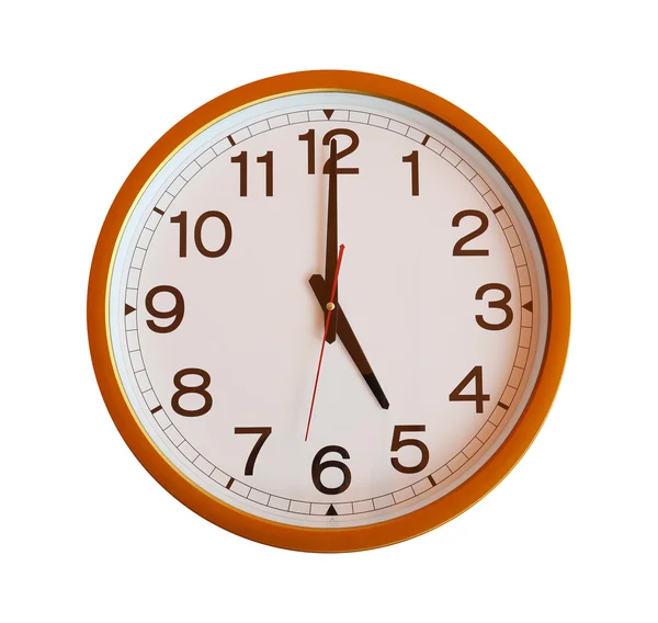 Reloj de pared naranja aislado en cinco en punto sobre fondo blanco . — Foto de Stock