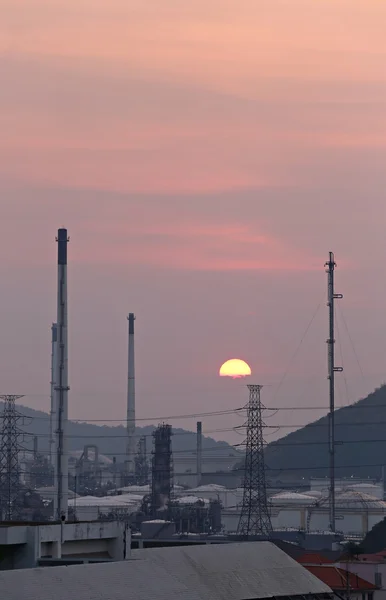 Oil refinery in the evening,photography on sunset. — Stock Photo, Image