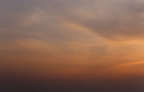 美しいタイの夏の夕暮れの空. — ストック写真