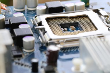CPU soket bilgisayar anakart üzerinde odaklanmak.