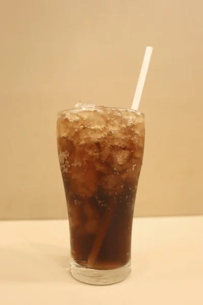 Cola froid en verre . — Photo
