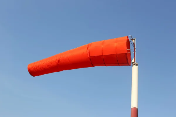 Meia de vento do equipamento verifique a direção do sopro do vento no dia — Fotografia de Stock