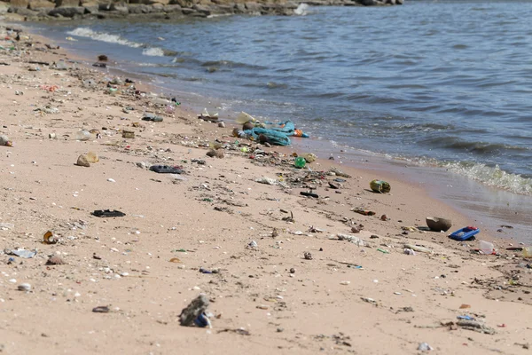 The beach have a garbage and effluents. — Stock Photo, Image