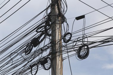 Dağınık kablo elektrik mesaj.