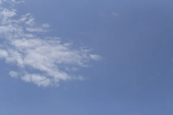 Cloud on blue sky in the daytime of Bright weather. — Stock Photo, Image