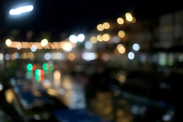 இரவில் மிதக்கும் சந்தைகளின் Bokeh . — ஸ்டாக் புகைப்படம்