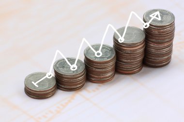 taze iş büyüme concep içinde yığın gümüş sikke için yetiştirilen bitki