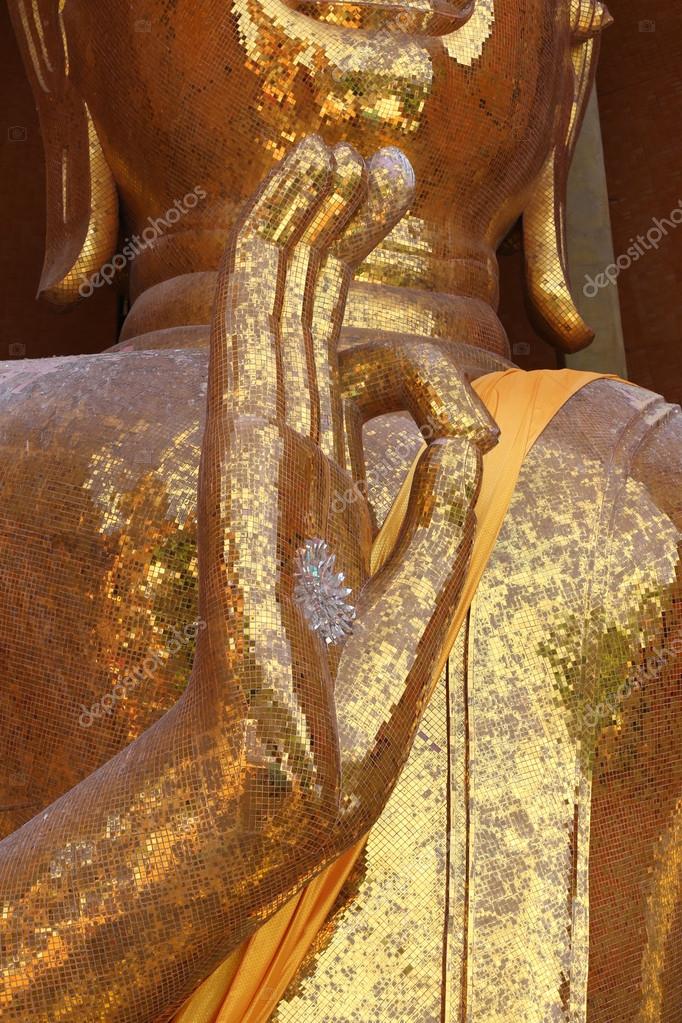 Gold Buddha statue (Luang por shin pa tan porn) in Thailand ...