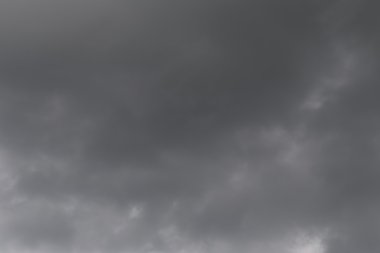 Yağmur bulutlar gökyüzünde iklim kavramı içinde şekillendirme.