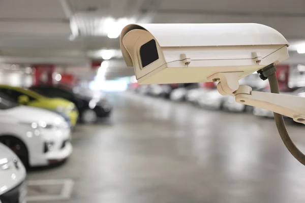 CCTV aparat cyfrowy rejestrator wideo na parkingu. — Zdjęcie stockowe