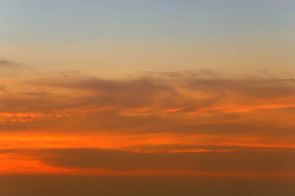 日没後の空と雲 自然の景観デザインのための夕暮れの空の景色 — ストック写真