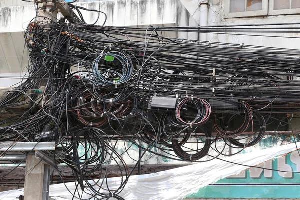 Stromkabel Den Strommasten Sind Verwirrt Chaotisches Wirrwarr Signalleitung Für Design — Stockfoto