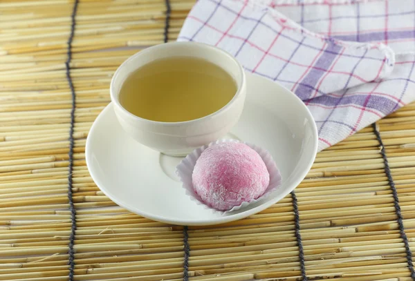 Japanse desserts gemaakt van kleverige rijst. — Stockfoto