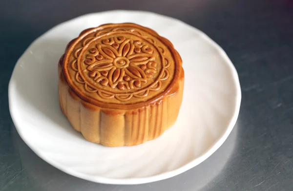 Durian fruta de Mooncake en plato blanco . — Foto de Stock