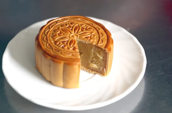 Durian frutta di Mooncake in piatto bianco . — Foto Stock