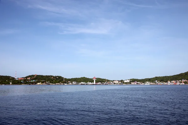 海洋和海岸天气晴朗的日子. — 图库照片