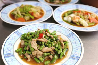 Domuz eti ile Puf sebze fasulye .