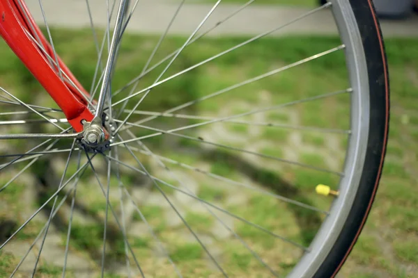 De wielen van de fietsen. — Stockfoto