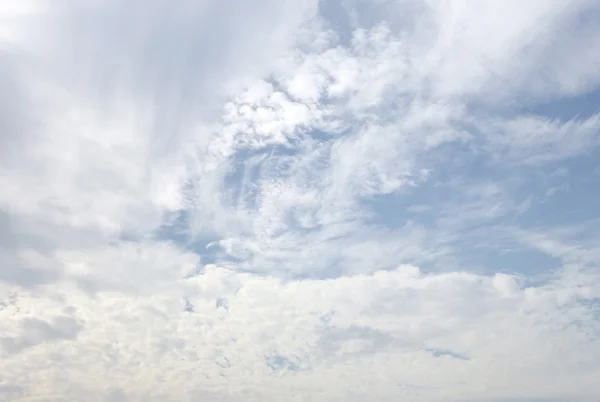 Bright blue sky with white clouds. — Stock Photo, Image