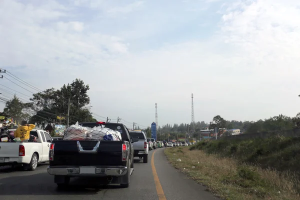 Traffic jams on the road. — Stock Photo, Image