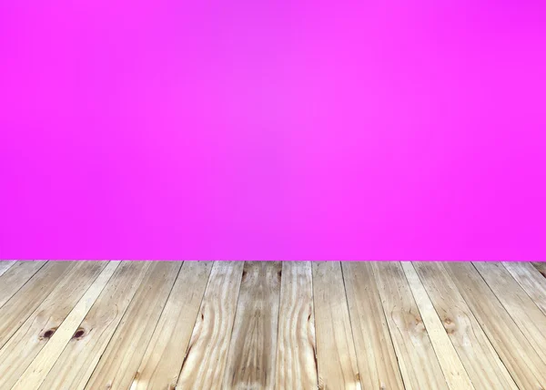 广泛的木板和粉红色模糊背景. — 图库照片