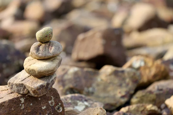 Pirâmide de pedra . — Fotografia de Stock