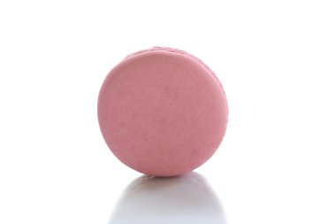 beyaz üzerine macaroons.