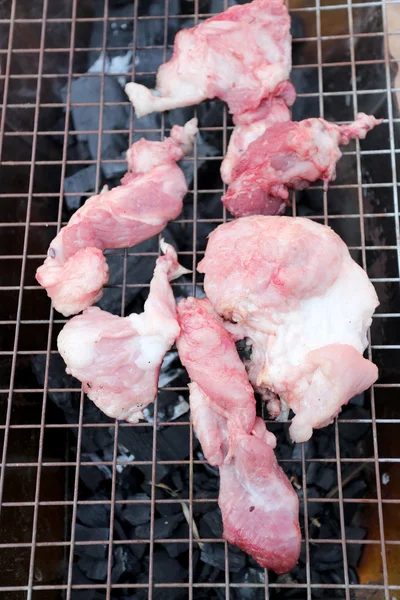 Il maiale è grigliato . — Foto Stock