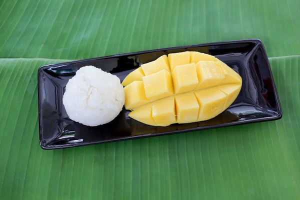 Ripe mango sticky rice. — Stock Photo, Image