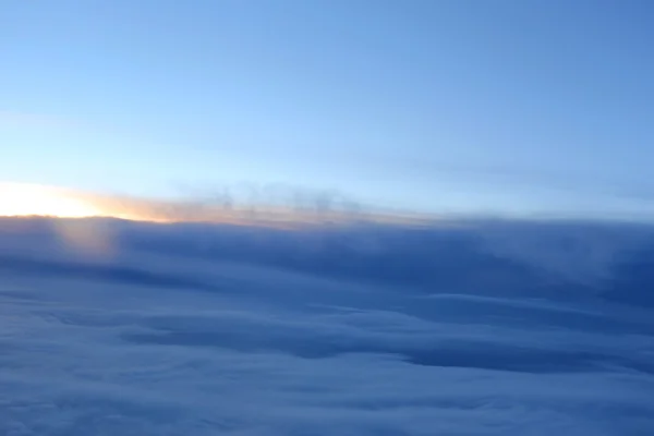 Céu azul brilhante . — Fotografia de Stock