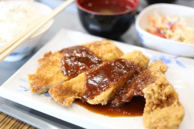 Teriyaki tavuk pilav.