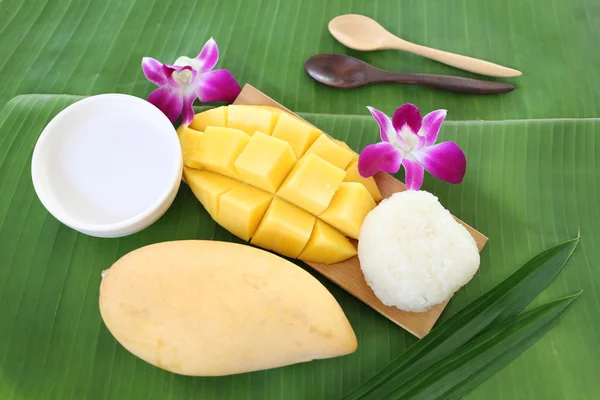 Mango sticky rice local dessert. — Stock Photo, Image