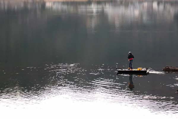 Homme Lac de pêche . — Photo