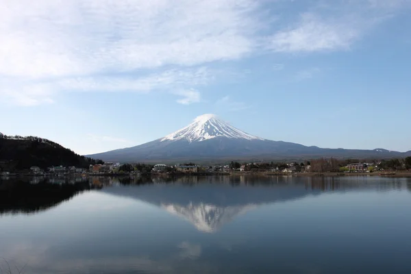 Mount Fuji kawaguchiko jezioro zdaniem. — Zdjęcie stockowe