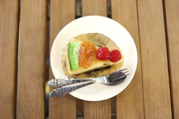 Gâteaux de fruits d'aliments sains sur une table . — Photo