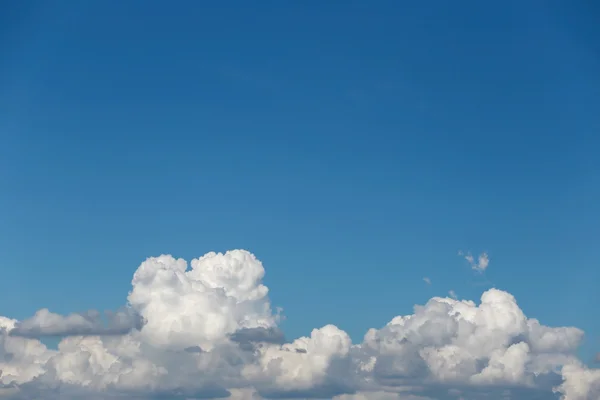 Cloud on blue sky in the daytime. — Stock Photo, Image