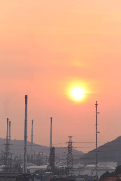 Oil refinery in the evening,photography on sunset. — Stock Photo, Image