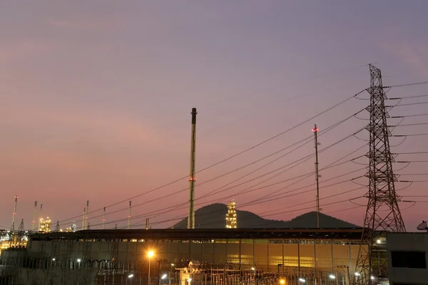 Oil refinery in the evening,photography on twilight style. — Stock Photo, Image