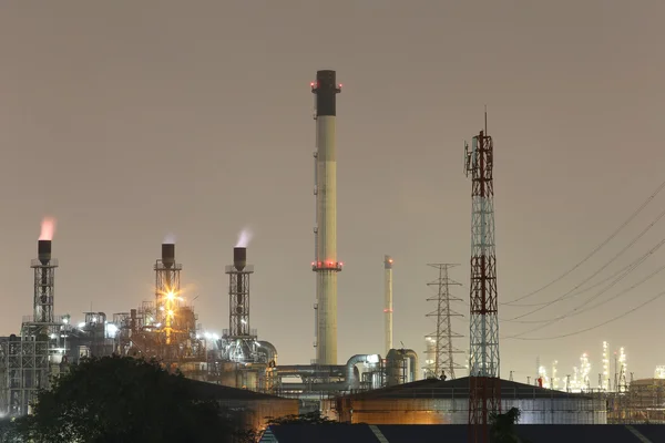 Oil refinery in the evening,photography on twilight style. — Stock Photo, Image