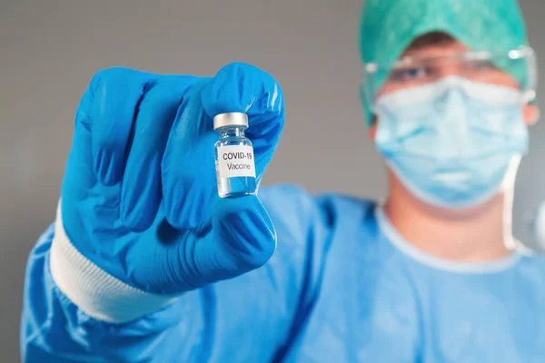 Frasco para injetáveis da vacina contra o coronavírus — Fotografia de Stock