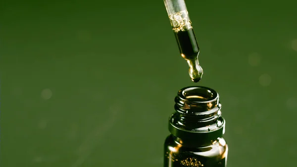CBD hemp oil in a bottle — Stock Photo, Image