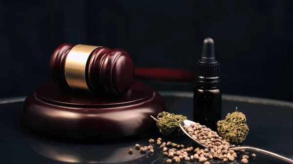 Cannabis e giudici martelletto — Foto Stock